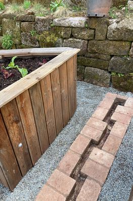 Een waterloopje op weg naar de kas.