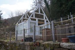 Buitenste kepers gemonteerd zodat ik de kleine ramen kan vastschroeven.