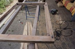 Ondanks het perspectief is het parallellogram te herkennen. Op de vloer al veel weggezaagde randen.