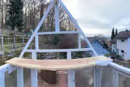 Mein Blick beim einpassen der Dreiecksprofile als Halter der kleinen Seitenfenster.